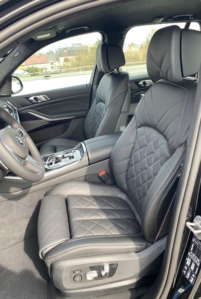 BMW X5 xDrive40d - fotka 7 z 8