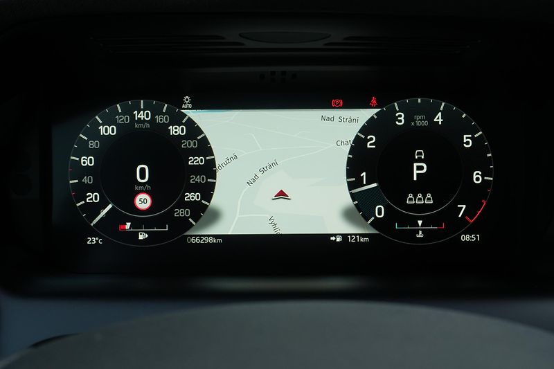 Land Rover Discovery Sport P200 R-Dynamic SE, DPH, Tažné - fotka 22 z 40
