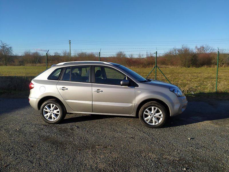 Renault Koleos (2009) 2.0 TD/ 110 kW, 4x4 - fotka 4 z 12