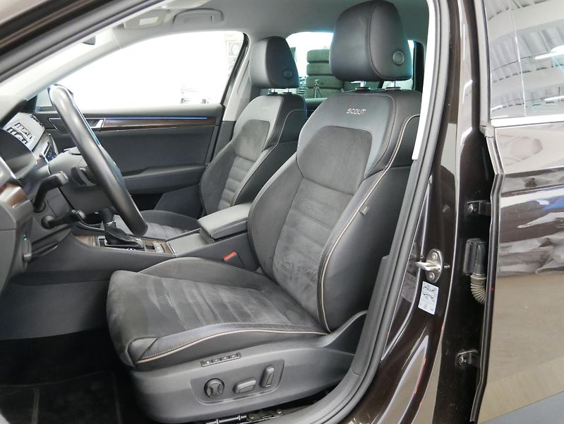 Škoda Superb - fotka 11 z 26