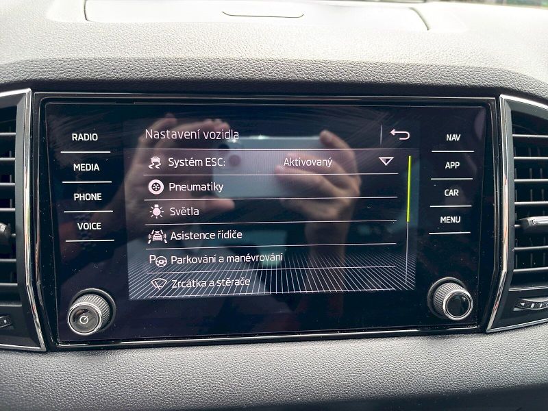 Škoda Karoq (2019) STYLE TSI 1.5/110KW 6MP - fotka 18 z 31