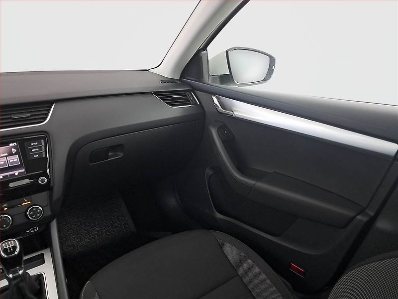 Škoda Octavia (2018) Ambition 1.6 TDI, Tempomat - fotka 8 z 15