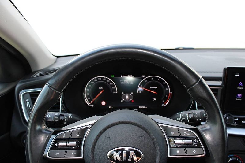 Kia XCeed (2020) 1.6 T-GDI 150kW automat LED - fotka 12 z 32