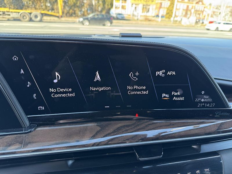 Cadillac Escalade 6,2 Sport Platinum MAX VÝBAVA! - fotka 37 z 51