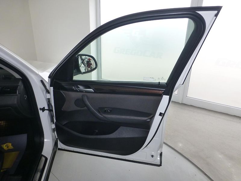 BMW X3 (2017) 2,0D-140KW*KAMERA*NAVI*ČR-1MAJ - fotka 22 z 32