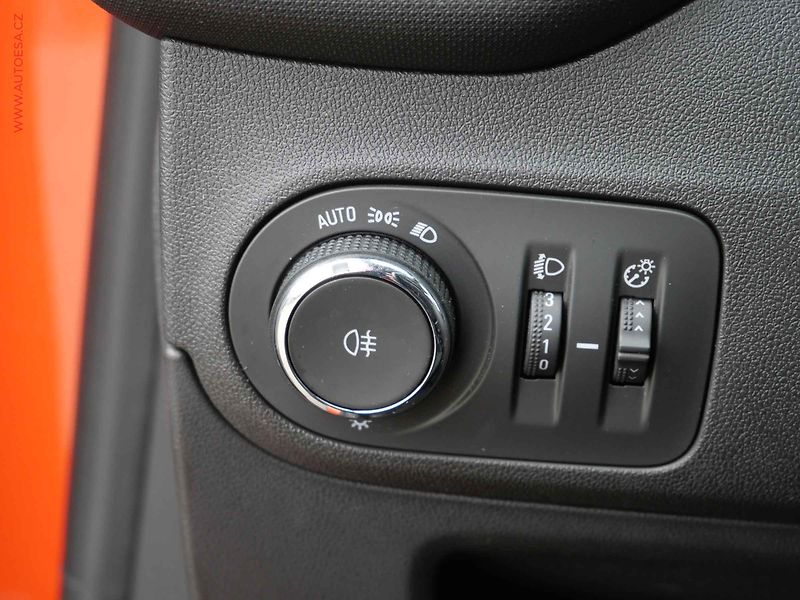 Opel Crossland (2021) 1.2PT, ČR, AC, LED, park - fotka 14 z 24