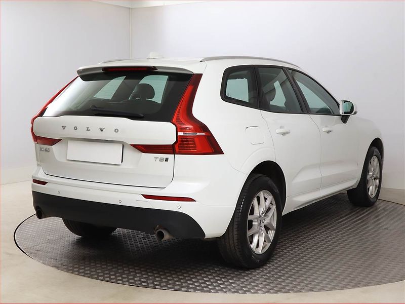 Volvo XC60 (2017) T8 Twin Engine - fotka 5 z 24