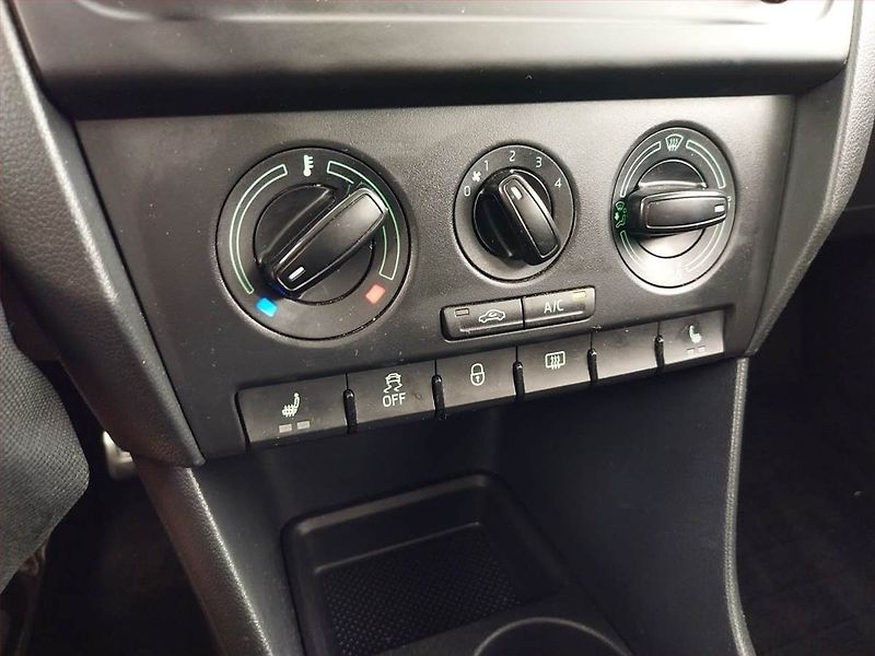 Škoda Rapid (2014) Spaceback 1.2 TSI, Serv.kniha - fotka 13 z 19