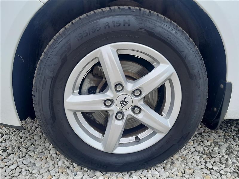 Hyundai ix20 1,4i16V 66 kW - fotka 43 z 48