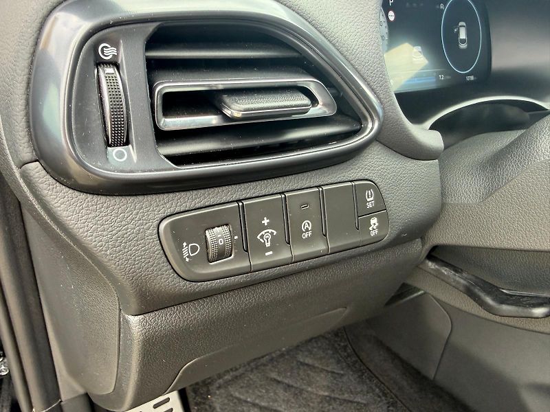 Hyundai i30 1.5 T-GDI MHEV DCT N-Line - fotka 13 z 29