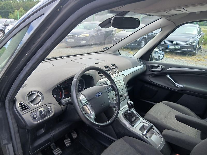 Ford Galaxy 2.0 TDCI, tažné, klima - fotka 23 z 35