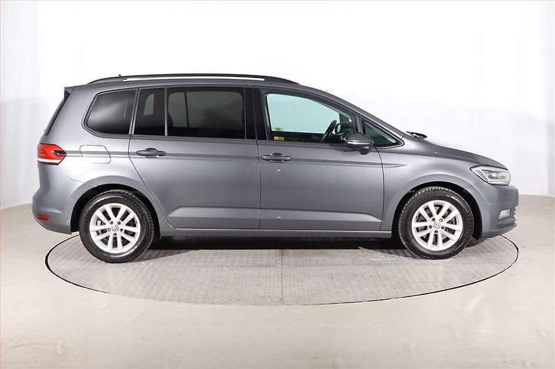 Volkswagen Touran (2017) 1.6 TDI, Serv.kniha, Tempomat - fotka 6 z 23