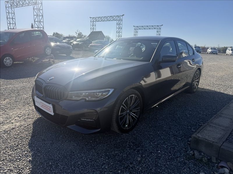 BMW Řada 3 2,0 330i, M-sport,X-drive,CZ, - fotka 3 z 33