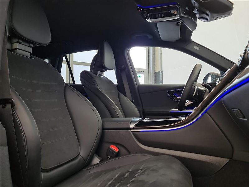 Mercedes-Benz GLC 300d 4MATIC AMG Line - fotka 15 z 22