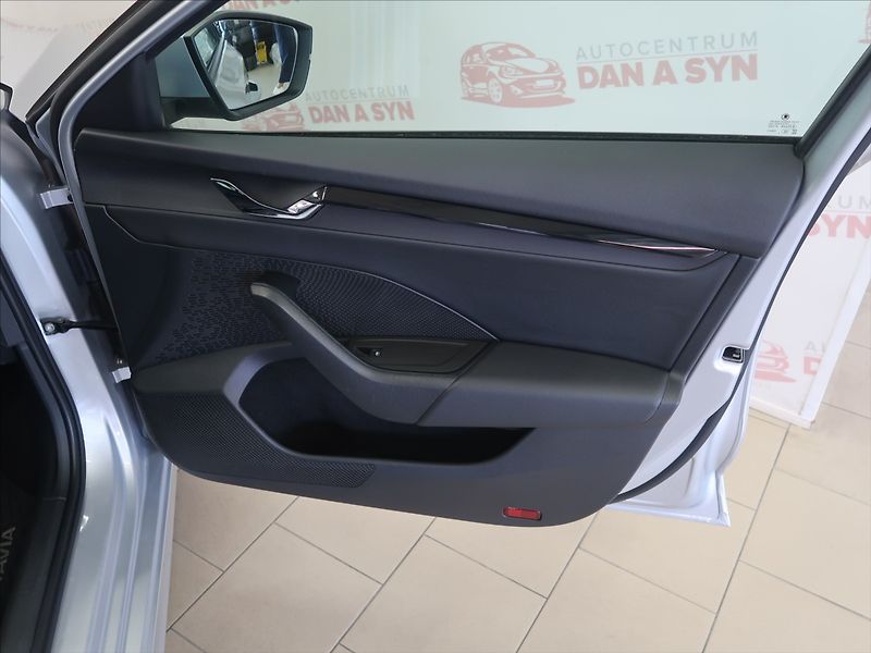 Škoda Octavia 2,0 TDI DSG 1.majitel CZ - fotka 12 z 34
