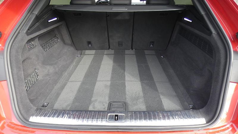 Audi Q8 45 TDi quattro Tiptronic - fotka 22 z 27