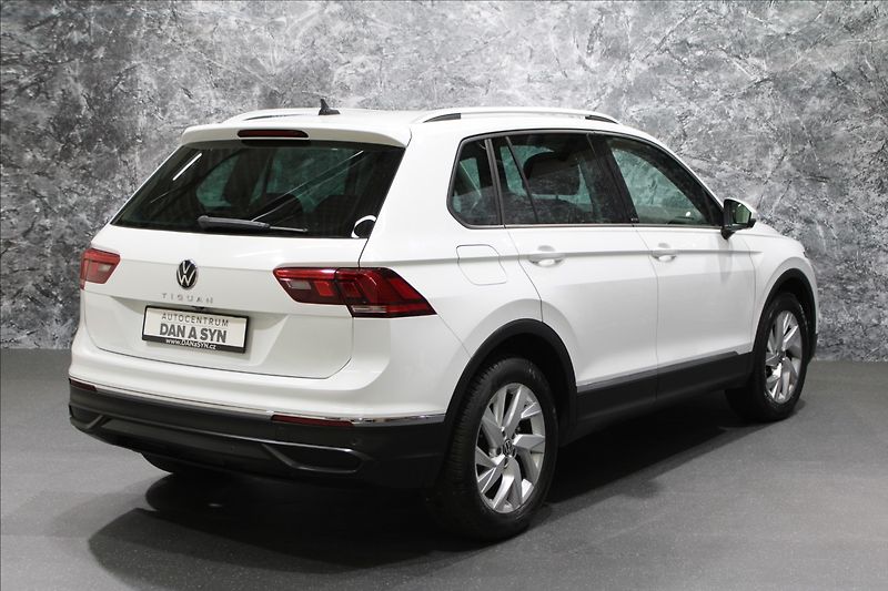 Volkswagen Tiguan 1,5 TSI Active 1.majitel - fotka 4 z 33