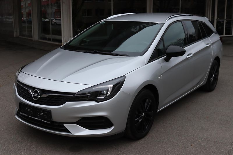 Opel Astra SPORTS TOURER+ 1.2 81kW - fotka 17 z 50