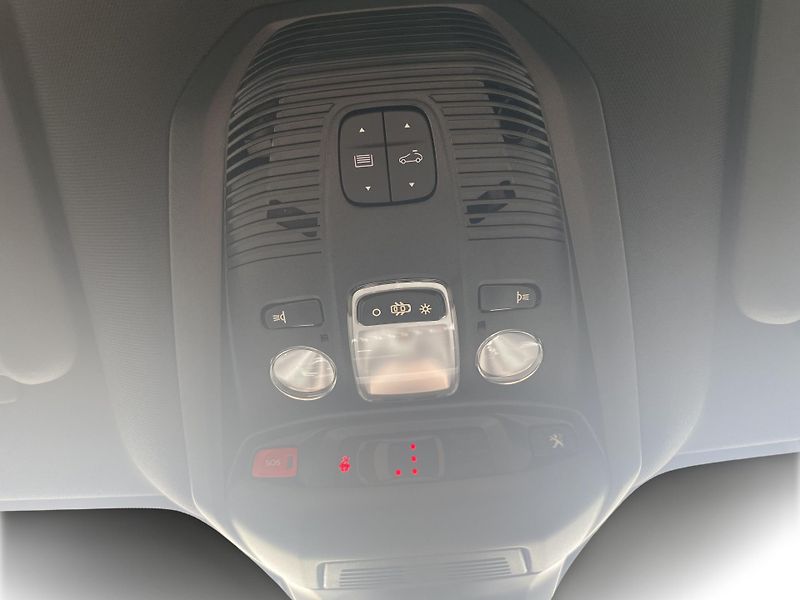 Peugeot 3008 GT HYBRIDe-EAT8 4x4 - fotka 27 z 27