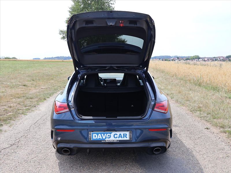Mercedes-Benz CLA 2,0 35 AMG 225kW 4Matic DPH CZ - fotka 9 z 39