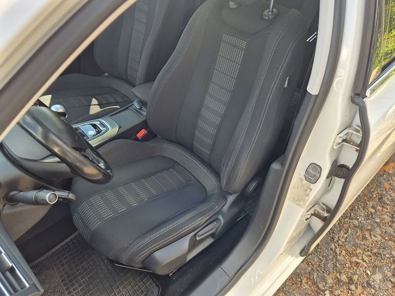 Peugeot 308 1.6HDi 88kW, odpočet DPH - fotka 11 z 25