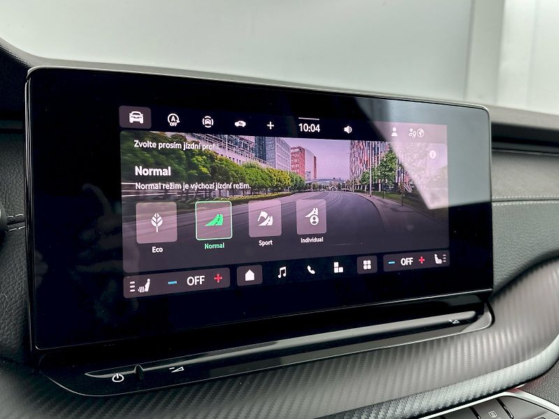 Škoda Octavia (2025) Combi DSG 1.5TSI 110kW SportLi - fotka 14 z 33