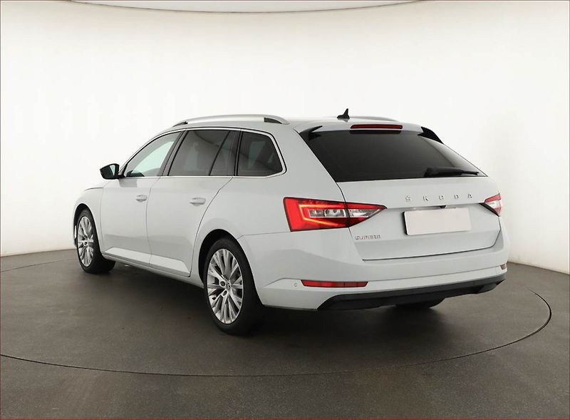 Škoda Superb (2021) iV 1.4 TSI PHEV, Automat, Navi - fotka 4 z 20