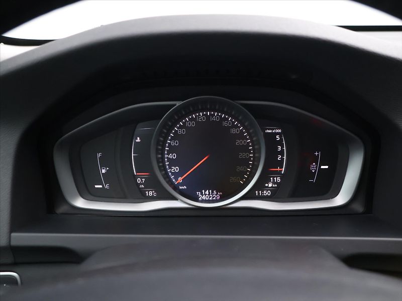 Volvo V60 2,0 D2 Ocean Race Navi Kůže - fotka 16 z 31
