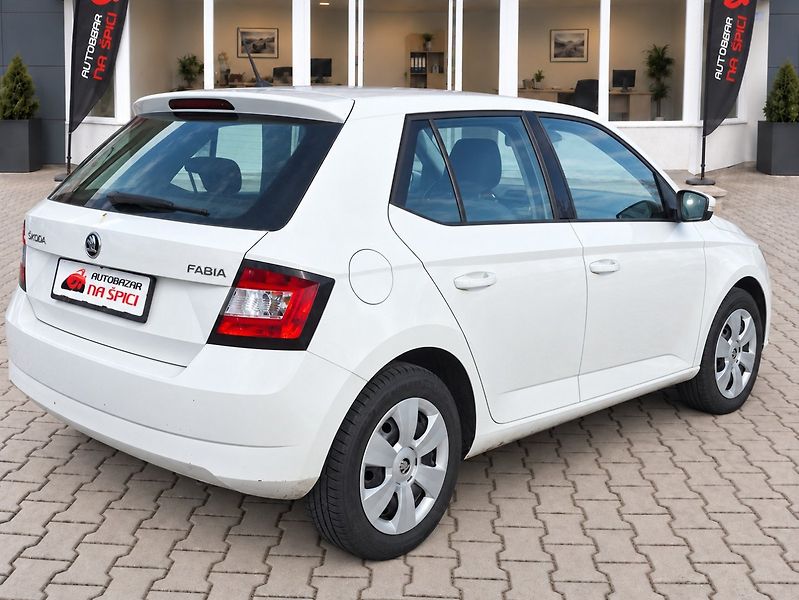 Škoda Fabia (2015) 1.2TSI 66kW -1.MAJITEL - fotka 8 z 42