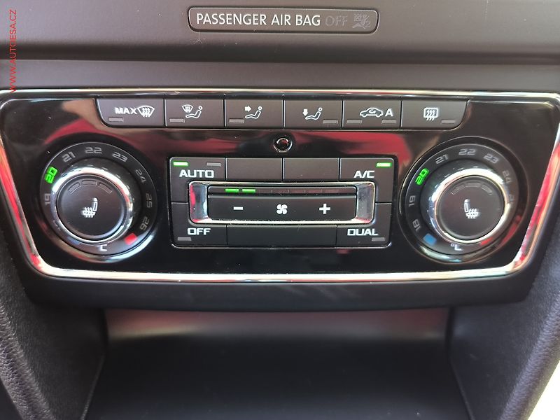 Škoda Superb (2015) 1.8 TSi 4X4, Ambition, navi - fotka 15 z 22