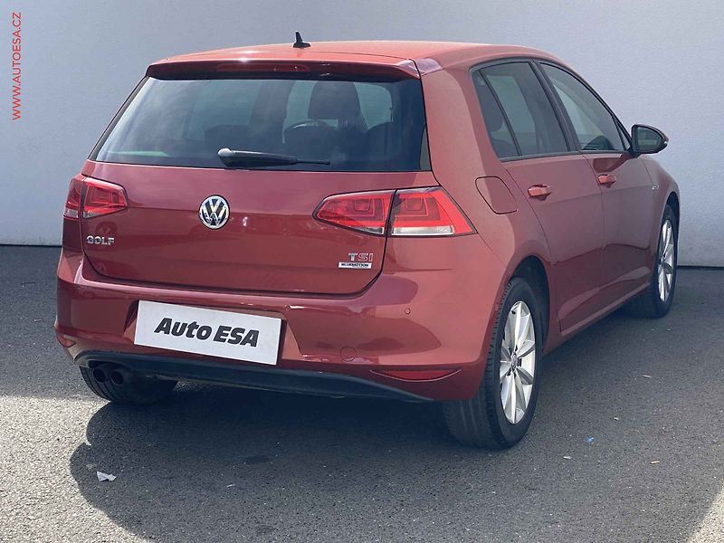 Volkswagen Golf (2015) 1.4 TSi, Lounge, navi - fotka 4 z 20