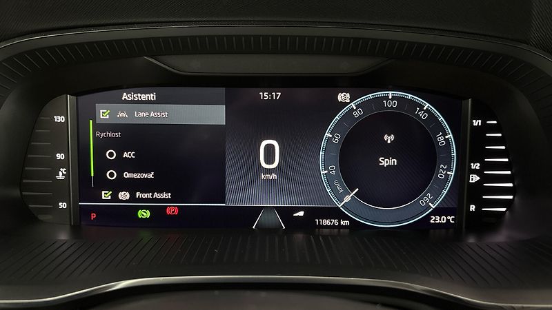 Škoda Octavia 2.0 TDI DSG Style Combi - fotka 10 z 25