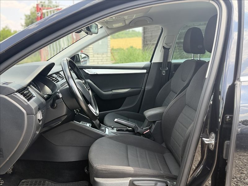 Škoda Octavia 2,0 STYLE EL.KUFR, VYHŘ.ČELNÍ - fotka 8 z 34