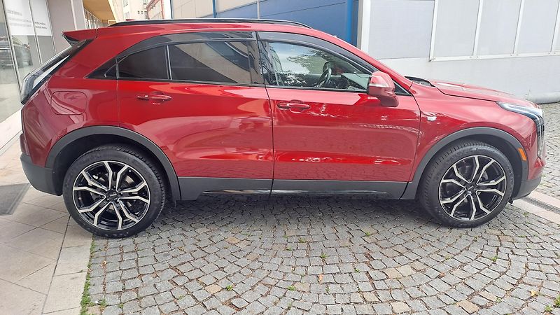 Cadillac XT4 SPORT  AWD 350T - fotka 6 z 18