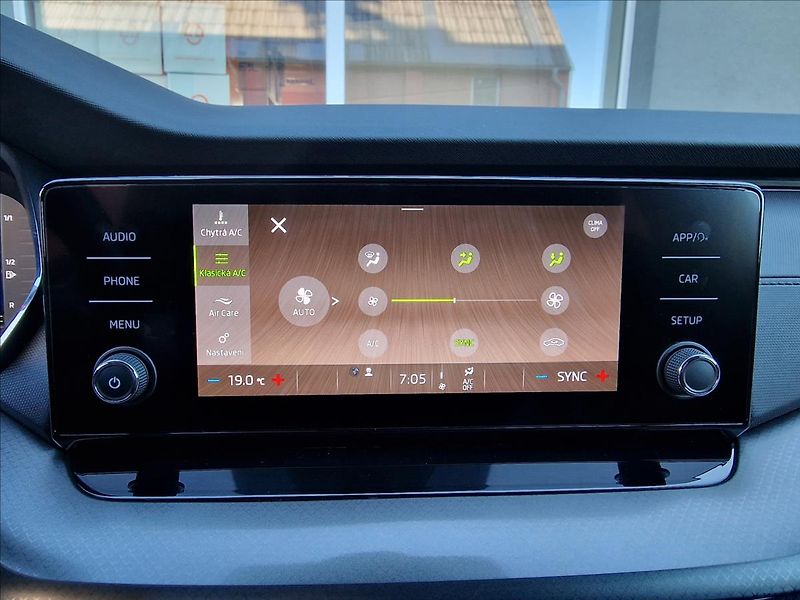 Škoda Octavia 2.0TDI Ambition, ČR,1.Majitel - fotka 35 z 50