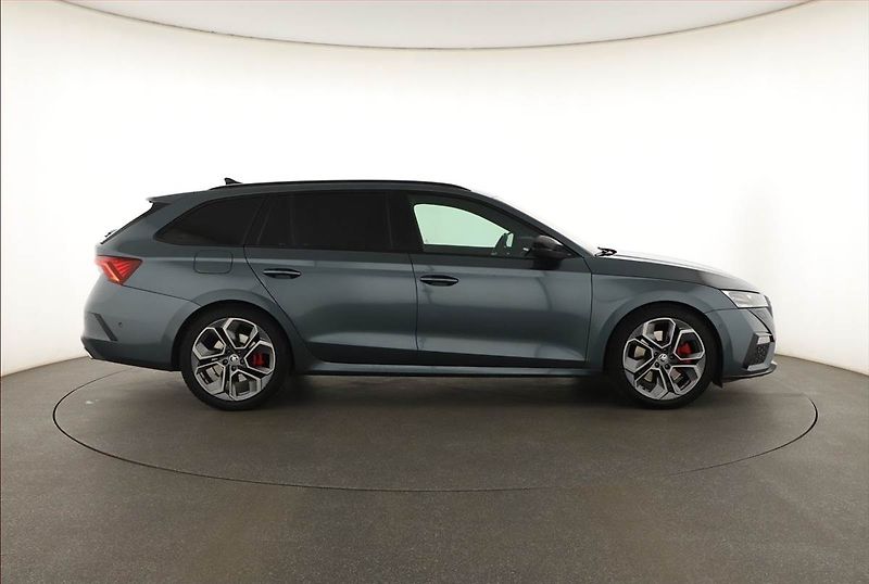 Škoda Octavia (2021) RS 2.0 TSI - fotka 6 z 19