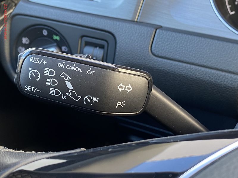Volkswagen Golf (2014) 1.6TDi, Comfortline, zmk. - fotka 19 z 19