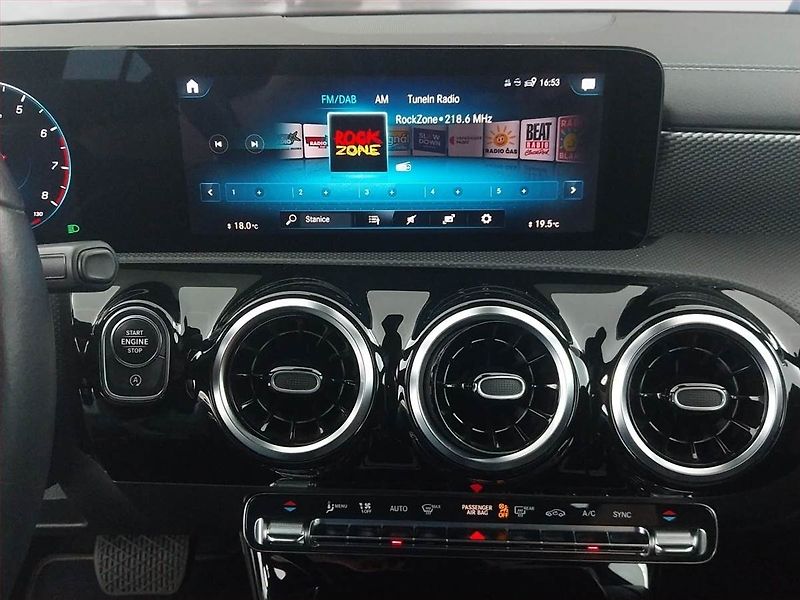 Mercedes-Benz CLA (2020) 180 - fotka 12 z 23
