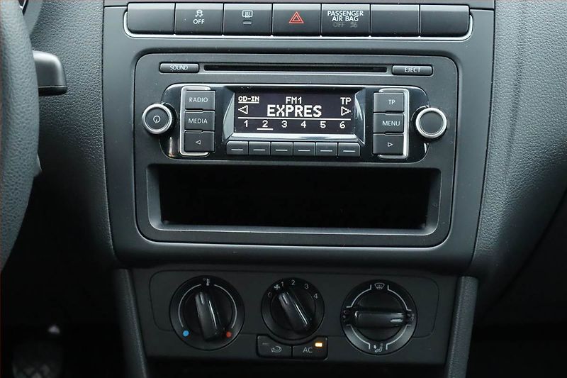 Volkswagen Polo (2013) 1.2 12V, Serv.kniha - fotka 12 z 17