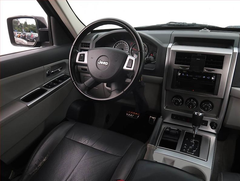 Jeep Cherokee (2009) 2.8 CRD, 4X4, Automat - fotka 7 z 18
