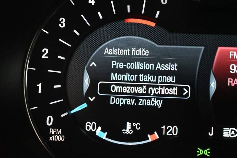 Ford S-MAX (2022) 2.0 ST-LINE 140 KW LED SONY AC - fotka 32 z 39