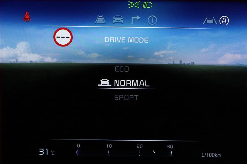 Kia Sportage (2022) 1.6 T-GDI - fotka 12 z 25