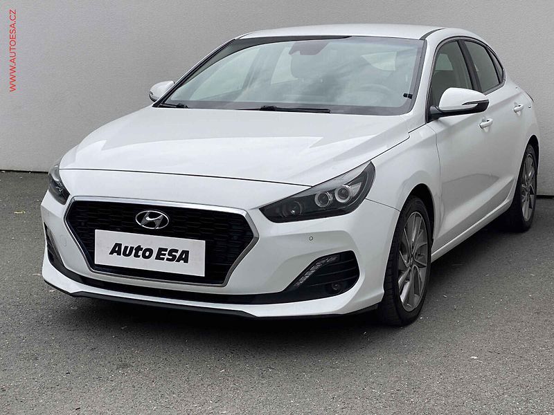 Hyundai i30 (2020) 1.4 T-GDi FastBack, 1.maj,ČR - fotka 3 z 19