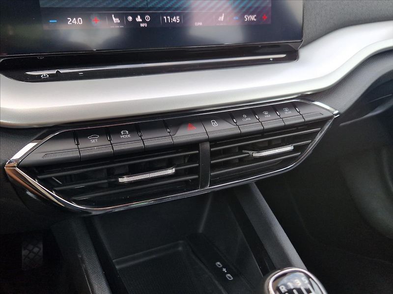Škoda Octavia 2,0 TDI DSG TOPSTAV +ZIMNÍPNEU - fotka 25 z 46