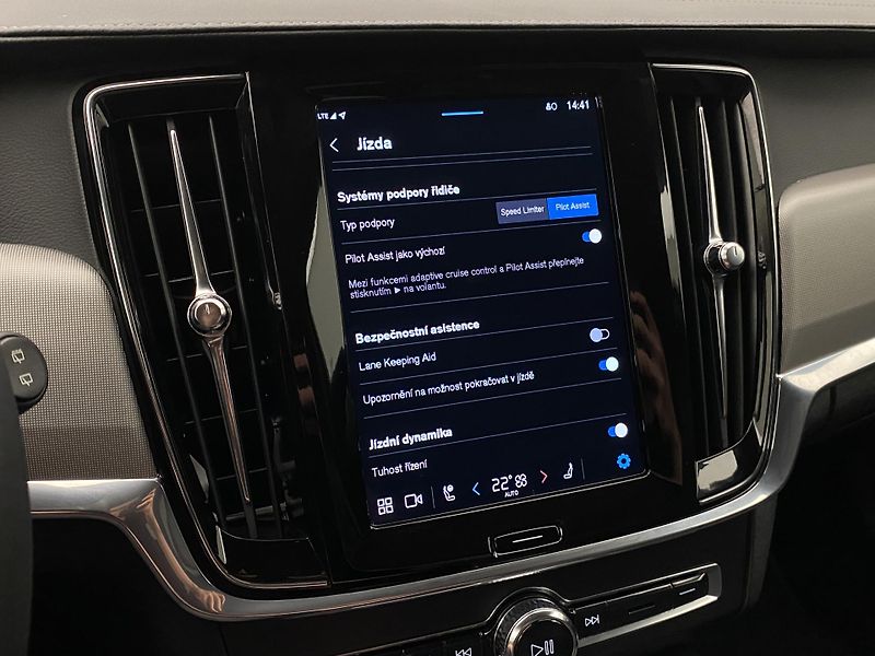 Volvo V90 CC B4 AWD BRIGHT PLUS AUT CZ - fotka 41 z 49