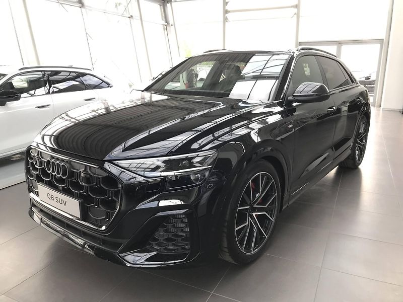 Audi Q8 (2025) SUV 60 Quattro 8TT 3,0TFSIe - fotka 1 z 20