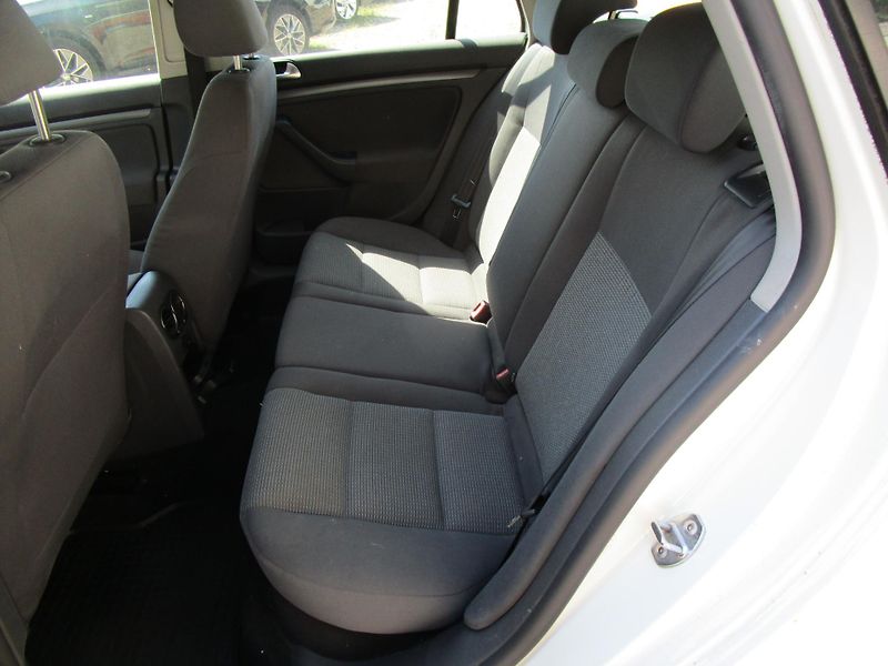 Volkswagen Golf 1,9TDI-77KW - fotka 8 z 14