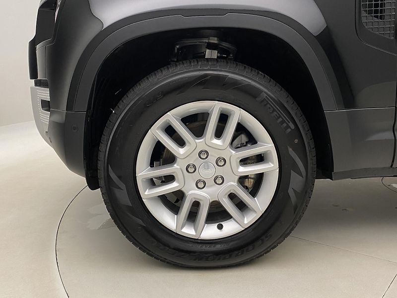 Land Rover Defender 110 D200 S AWD AUT CZ - fotka 34 z 46
