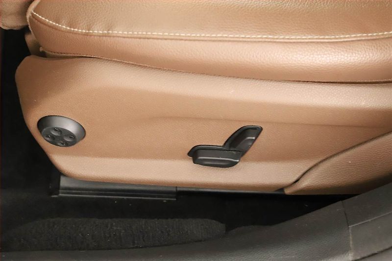 Mercedes-Benz Třídy E (2018) E 220 d, Automat, Kůže, Navi - fotka 16 z 18