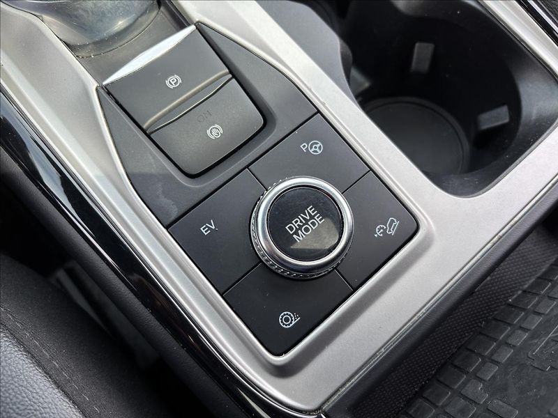 Ford Explorer 3,0 PHEV 336kW ST-Line AWD DPH - fotka 40 z 52